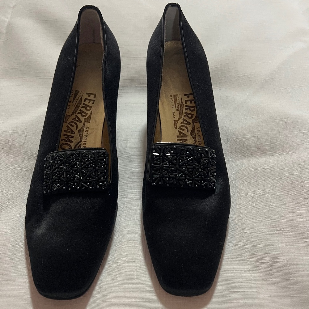 Ferragamo VTG Black Silk Pumps w/Beaded Buckle Sz 6